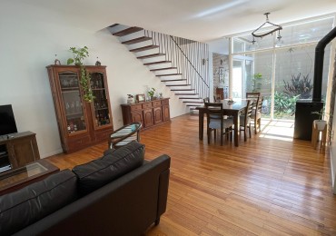 Casa 6 ambientes - San Nicolas 1339 - Castelar Norte 